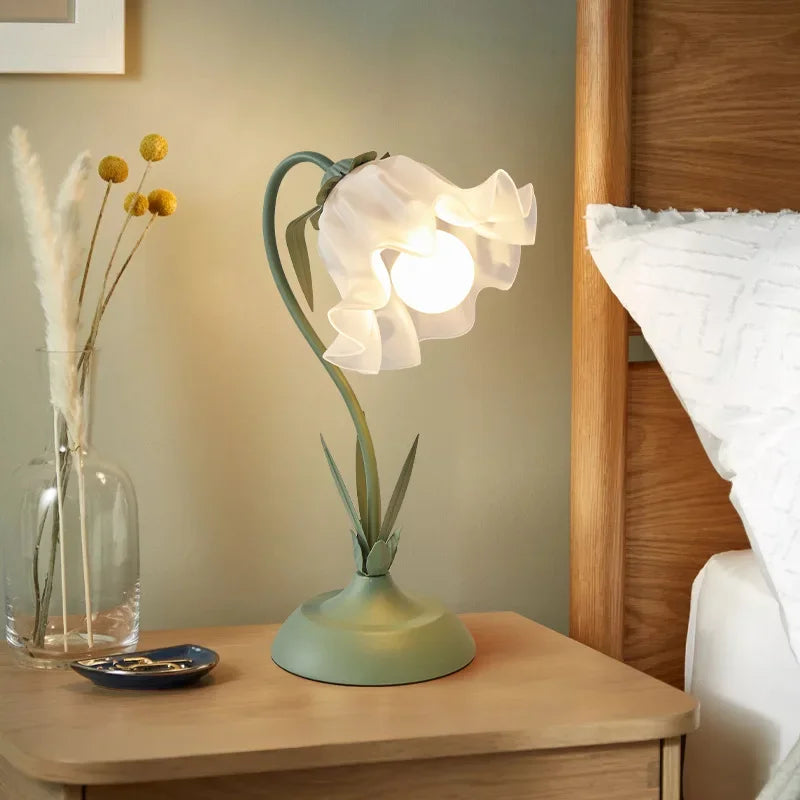 Nordic Flower Girl Table Lamp for Bedroom Bedside Lights Acrylic Lampshade Living Room Decoration Study Desk Lamp Light Fixture